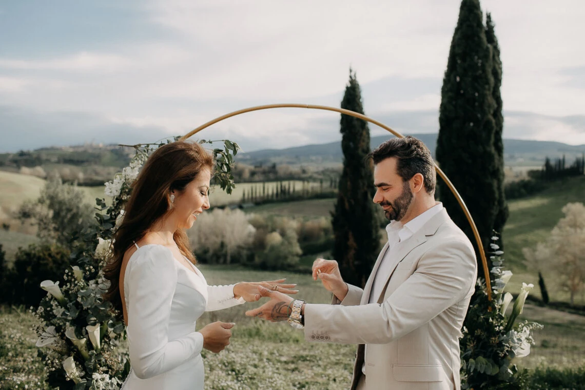 Elopement in Tuscany Agriturismo Mormoraia