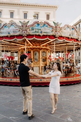 Engagement photo session in Florence