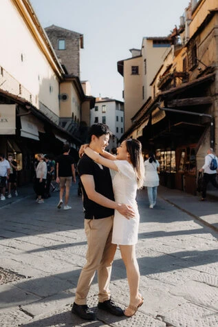Engagement photo session in Florence