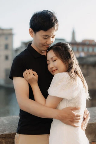 Engagement photo session in Florence