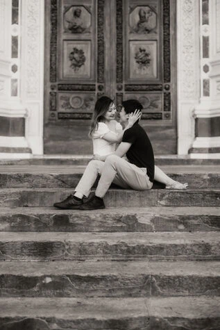 Engagement photo session in Florence