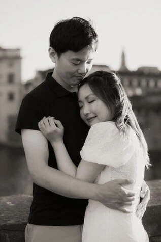 Engagement photo session in Florence