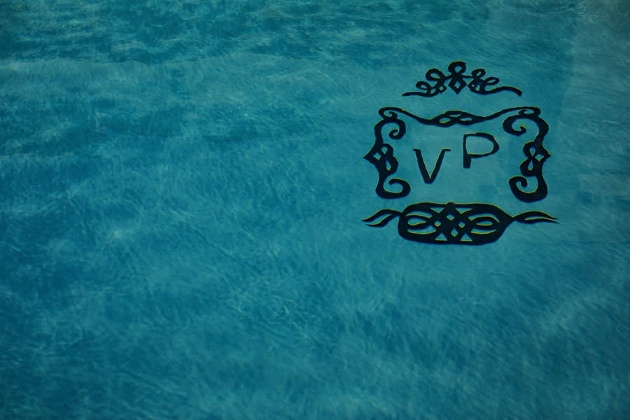 Matrimonio in piscina a Villa Parisi