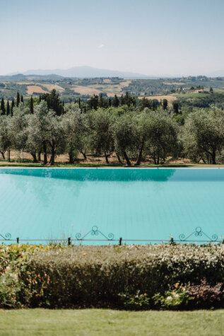Panorama con piscina della location Antica Fattoria di Paterno